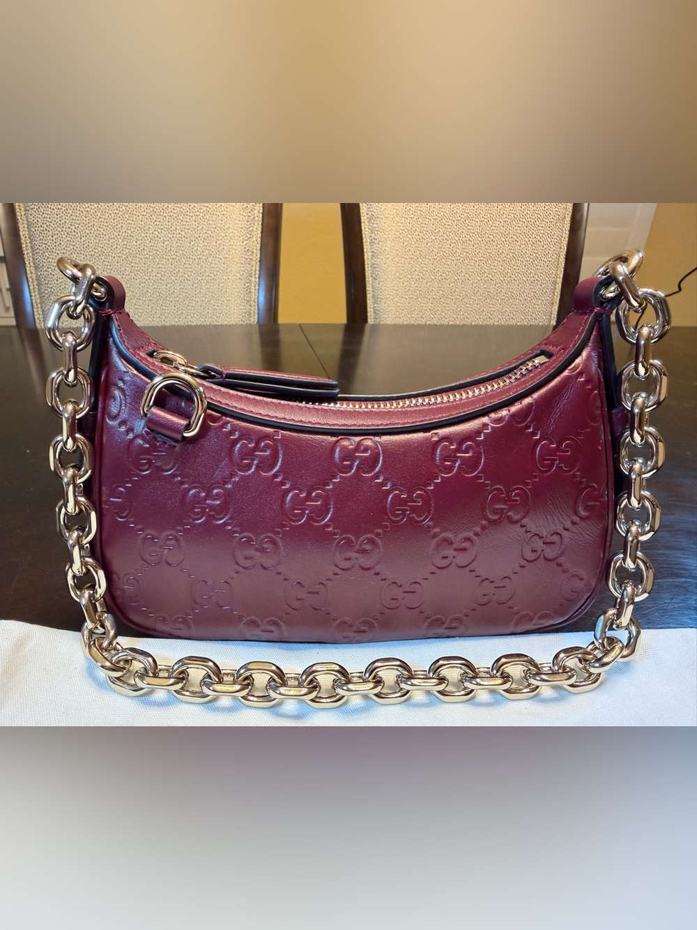 New Authentic Gucci GG Logo Embossed Leather Shoulder Bag Burgundy - Picture 2 of 15